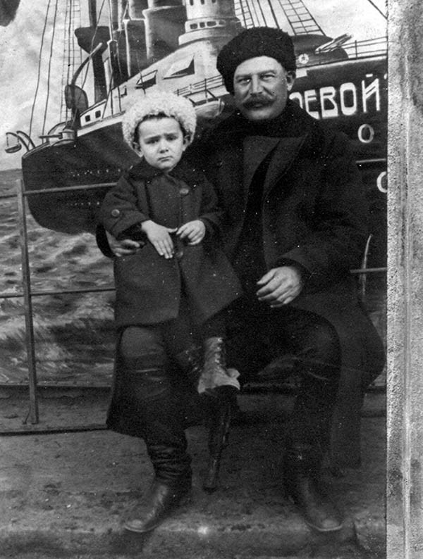 Дядя Абдусамад Алиев и Далгат, 1924–25 гг. Дядя Абдусамад Алиев и Далгат, 1924–25 гг.