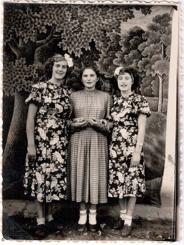 Справа Людочка Гаджимурадова, 1953 г. Справа Людочка Гаджимурадова, 1953 г.