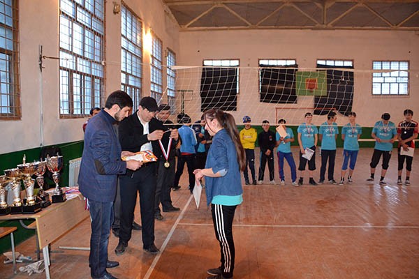 В Акушинском районе любят спорт! На очередном турнире по волейболу команда района заняла первое место В Акушинском районе любят спорт! На очередном турнире по волейболу команда района заняла первое место