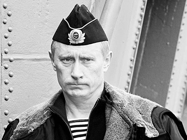 Все последние годы Владимир Путин продолжает оказывать серьёзное доверие боевым офицерам Все последние годы Владимир Путин продолжает оказывать серьёзное доверие боевым офицерам