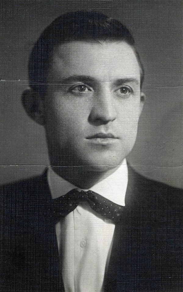 Адалло, поэт; 50-е годы Адалло, поэт; 50-е годы