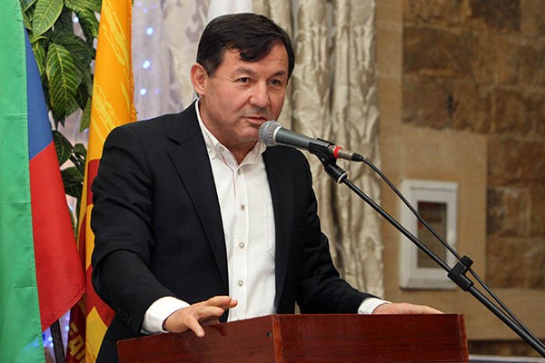 Омаров за несколько минут до избиения Омаров за несколько минут до избиения