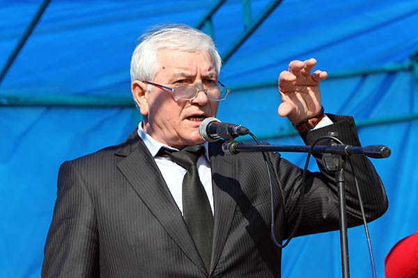 Дадай Деветеев пытается отстоять позицию руководства РД Дадай Деветеев пытается отстоять позицию руководства РД