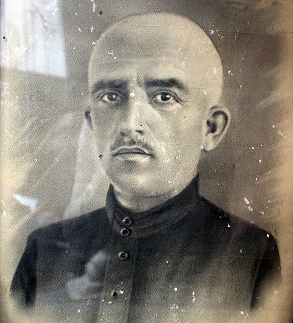 Шамхал Амиров (отец), 1937 год Шамхал Амиров (отец), 1937 год