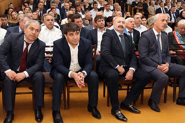 На праздник приехали многие главы районов республики На праздник приехали многие главы районов республики