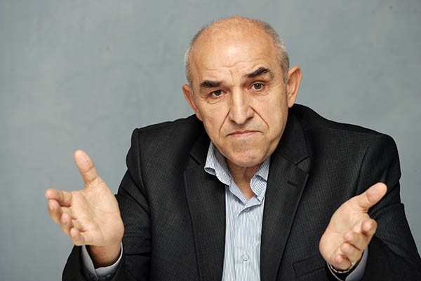 Депутат-коммунист Магомед Магомедов требует вернуть всенародные выборы Депутат-коммунист Магомед Магомедов требует вернуть всенародные выборы