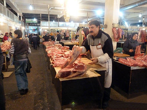 Мы пока ещё не обеспечиваем самих себя мясом... Мы пока ещё не обеспечиваем самих себя мясом...