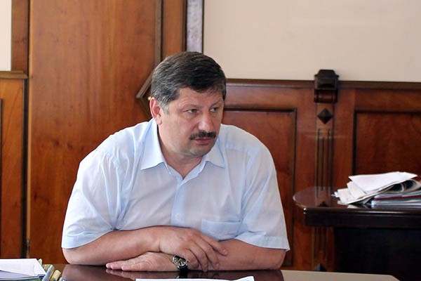 Гусейн Гамзатов обещает разобраться во всём... Гусейн Гамзатов обещает разобраться во всём...