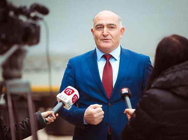 Алибек Алиев – свой кандидат в депутаты! Алибек Алиев – свой кандидат в депутаты!