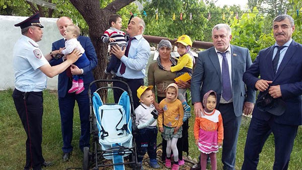 Дети в Гергебиле тоже будут счастливы - в новом доме Дети в Гергебиле тоже будут счастливы - в новом доме