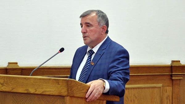 Лидер коммунистов Махмуд Махмудов был против ячейки КПРФ в Буйнакске Лидер коммунистов Махмуд Махмудов был против ячейки КПРФ в Буйнакске