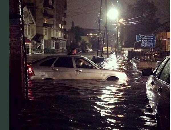 ...но всё чаще – проблемы с водоотведением... ...но всё чаще – проблемы с водоотведением...