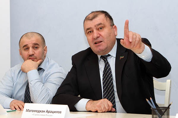 Магомедхан Арацилов предложил ходить не только в мечсти, но и в музеи Магомедхан Арацилов предложил ходить не только в мечсти, но и в музеи