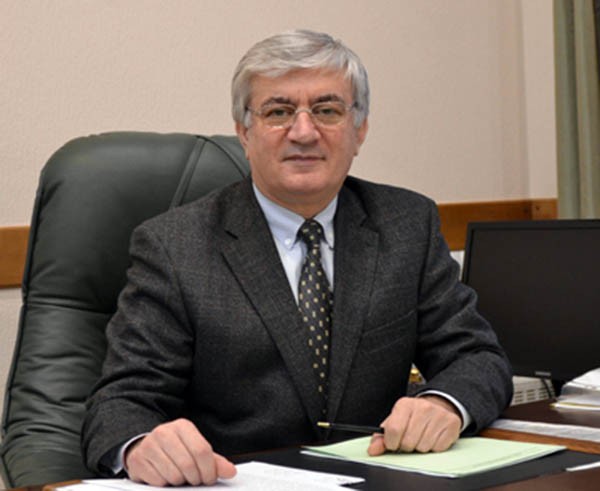 Декан стоматологического факультета РМА Садулла Абакаров Декан стоматологического факультета РМА Садулла Абакаров