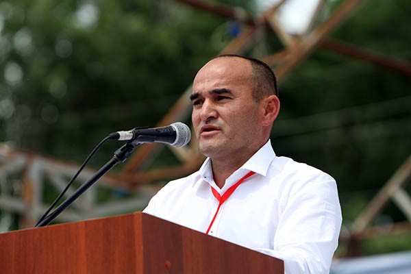 Рустам Адильгереев зарядил публику на борьбу за землю... Рустам Адильгереев зарядил публику на борьбу за землю...