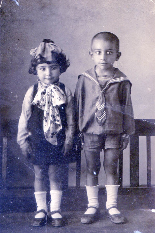 Аня и Саша, 1917 г. Аня и Саша, 1917 г.