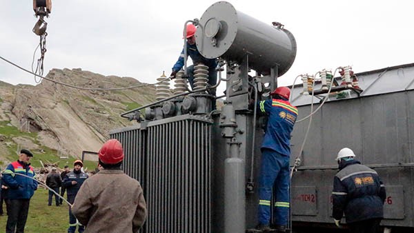 Установка трансформатора на ПС 35/10 кВ «Радиоцентр» Установка трансформатора на ПС 35/10 кВ «Радиоцентр»