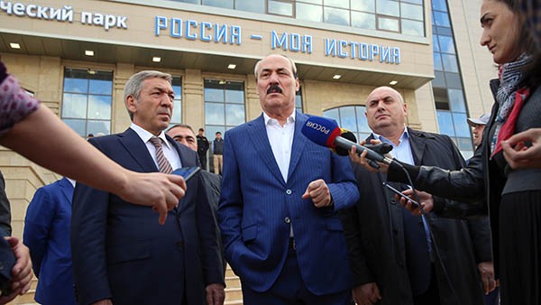 Рамазан Абдулатипов заявляет, что «не несёт ответственности за бардак, происходящий в Дагестане...»