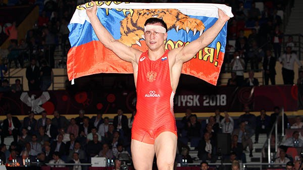 Роман Власов первым уверенно забрал золото чемпионата Европы Роман Власов первым уверенно забрал золото чемпионата Европы