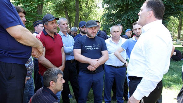 Узнать настроения людей пытались и известные в республике спортсмены Узнать настроения людей пытались и известные в республике спортсмены