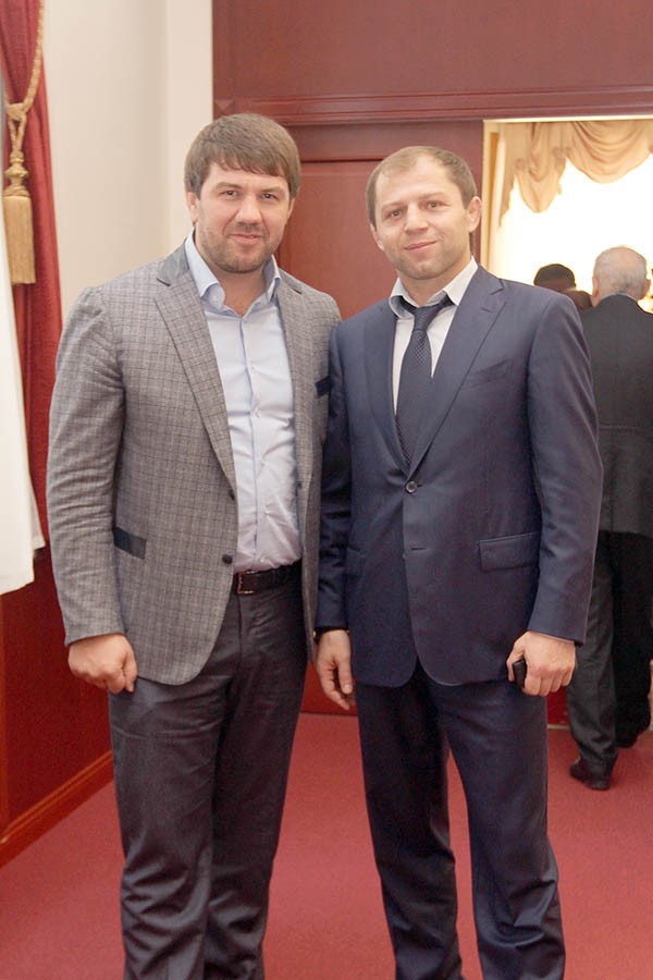 Расул Ибрагимов (слева)  привлёк внимание силовиков