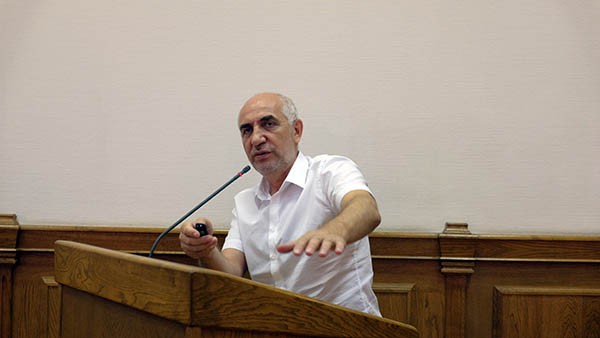 Председатель Комитета по градостроительству доверяет концепцию реконструкции площади только себе Председатель Комитета по градостроительству доверяет концепцию реконструкции площади только себе