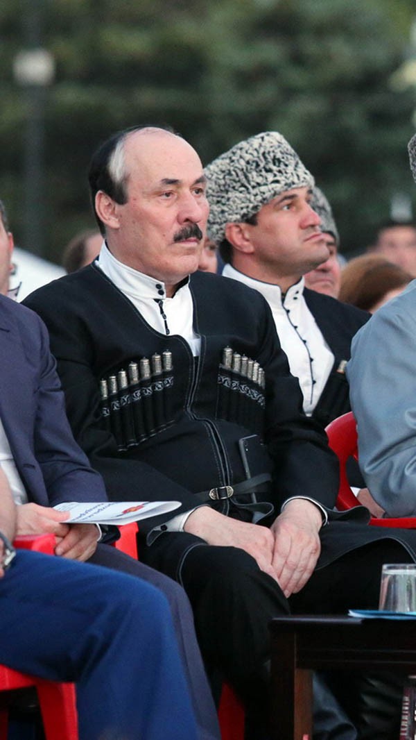 Рамазан Абдулатипов остаётся один Рамазан Абдулатипов остаётся один