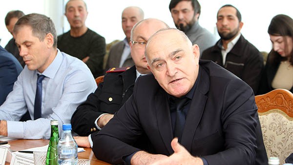 Алибек Алиев припомнил Минтрансу РД вышедшие из строя автобусы «Метан» Алибек Алиев припомнил Минтрансу РД вышедшие из строя автобусы «Метан»