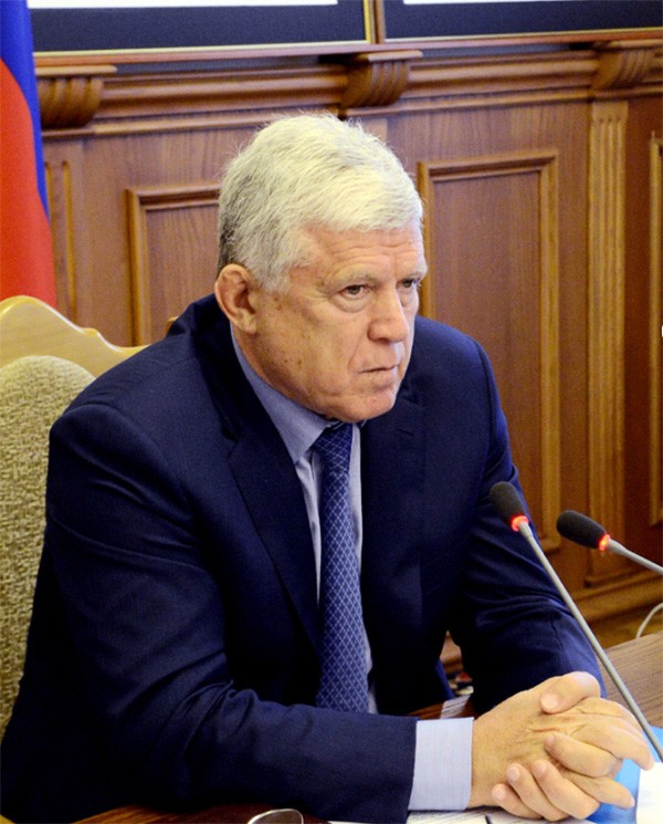 Хизри Шихсаидов один из тех, кто правит Конституцию Хизри Шихсаидов один из тех, кто правит Конституцию
