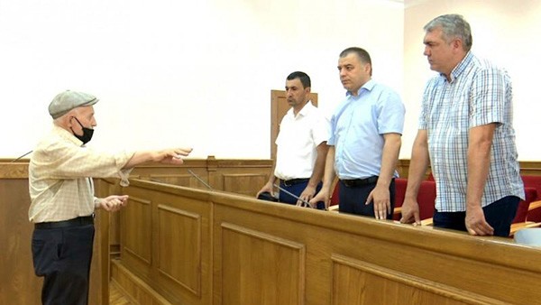 Садовники Кривой Балки в администрации Махачкалы Садовники Кривой Балки в администрации Махачкалы
