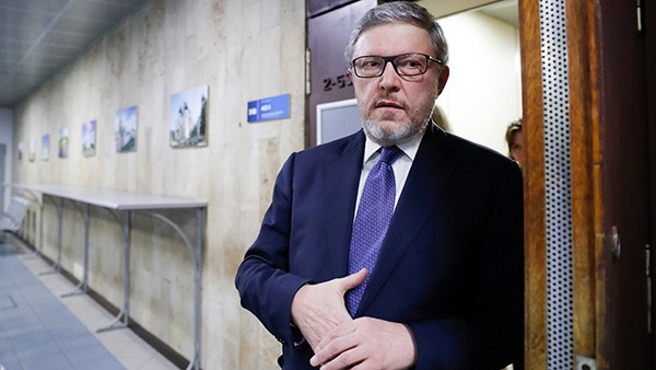 На удивление, «Яблоко» выставилось только в Каспийске, но и там не смогло удержаться На удивление, «Яблоко» выставилось только в Каспийске, но и там не смогло удержаться