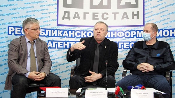 Владимир Лемешко обнаружил неожиданную причину коллапса в Махачкале – это Саид Амиров Владимир Лемешко обнаружил неожиданную причину коллапса в Махачкале – это Саид Амиров