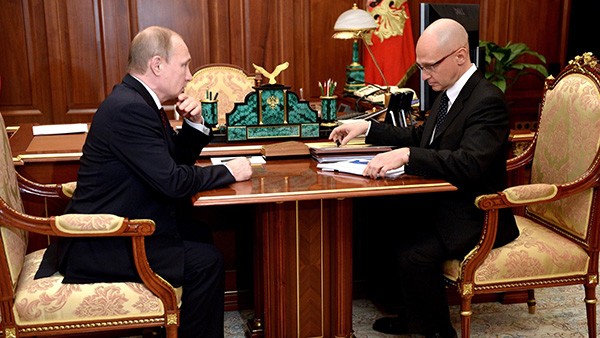 Вряд ли Сергей Кириенко (справа) предполагал, что ситуация в Дагестане может выйти из-под контроля Вряд ли Сергей Кириенко (справа) предполагал, что ситуация в Дагестане может выйти из-под контроля