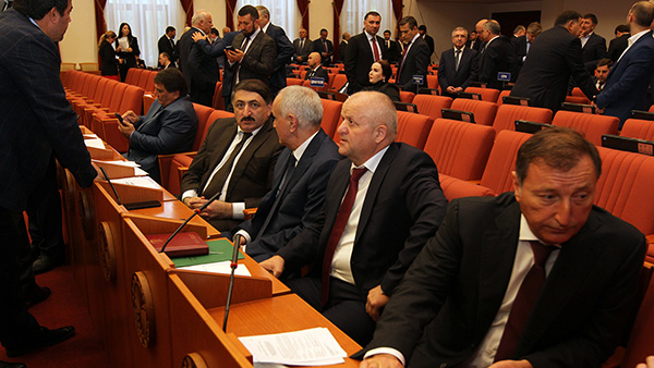 Вопросы карьеров, промышленности, туризма и алкоголя не нашли полного отражения в будущем бюджете РД Вопросы карьеров, промышленности, туризма и алкоголя не нашли полного отражения в будущем бюджете РД