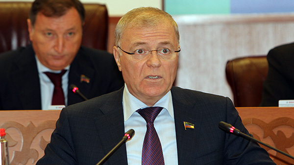 Артур Исрапилов перечисляет поправки в закон о муниципальной власти