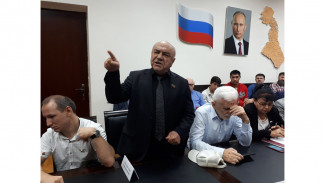Айтемир Сатираев полковнику: «Не трогайте корреспондентов…».