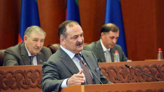 Сергей Меликов разносил парламент в течение двух часов. Не всегда конструктивно